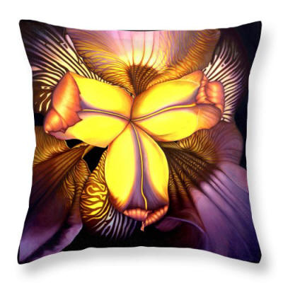 Goldie's Iris pillow